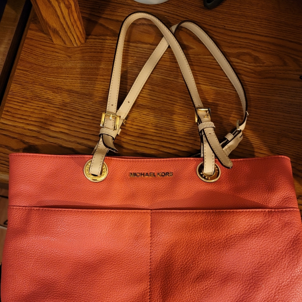 Micheal Kors Purse